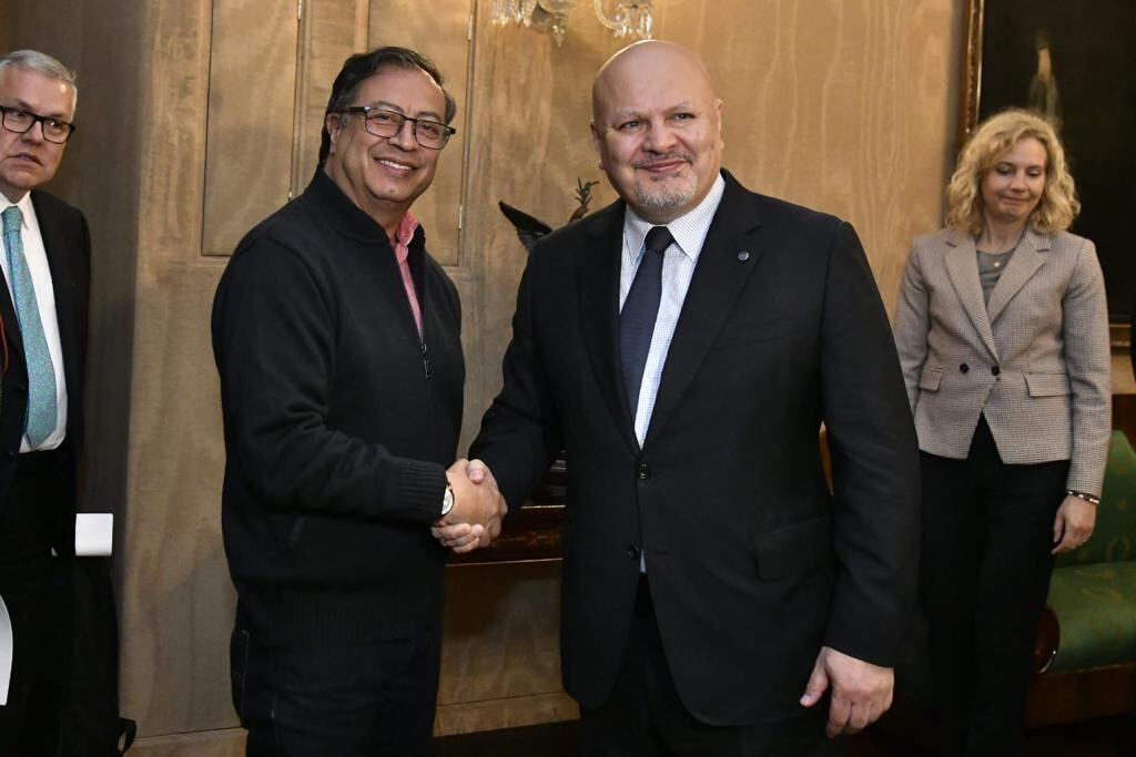 Gustavo Petro y el fiscal de la Corte Penal Internacional, Karim Khan. Foto: Presidencia.