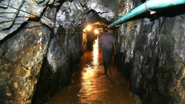 Por la pandemia, la multinacional suspendió sus contratos desde abril del año pasado y no les han pagado sus salarios. . Foto: Colprensa