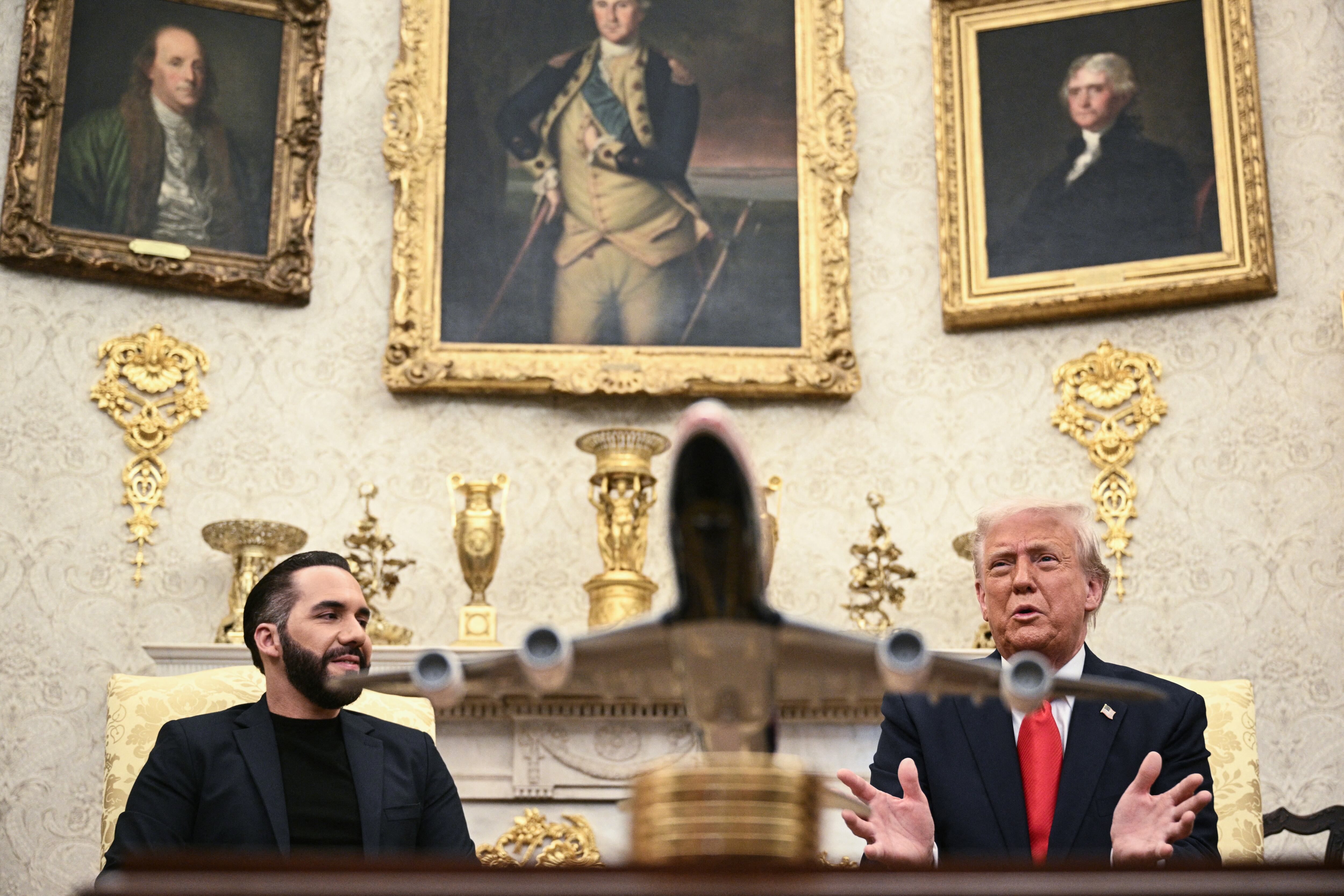 Reunión entre el presidente de los Estados Unidos, Donald Trump, y su homólogo de El Salvador, Nayib Bukele. FOTO: SMIALOWSKI/AFP via Getty Images