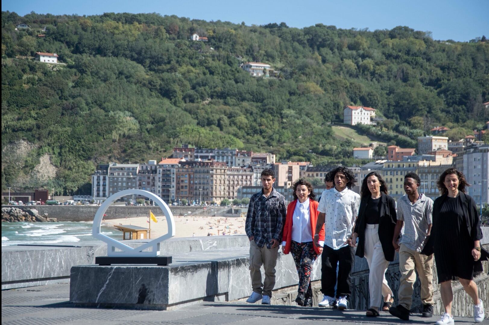 Elenco de la película 'Los reyes del mundo'.