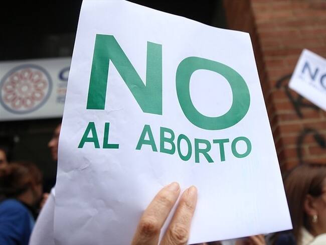 El congresista pidió que se examine si se cumplió con las condiciones previstas por la Corte Constitucional para la interrupción del embarazo. Foto: Colprensa