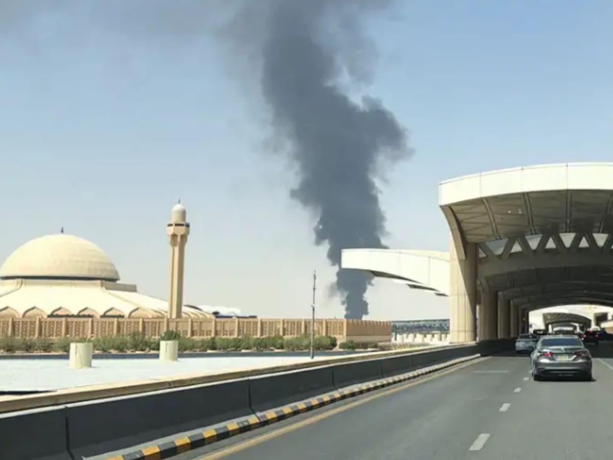 Alerta aérea en Riad, Arabia Saudita, por humo y llamas cerca del aeropuerto internacional