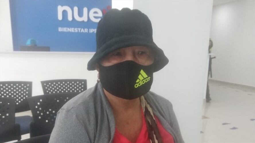 Francia Helena el día en que iba a recibir la vacuna. Foto: Mónica Melo