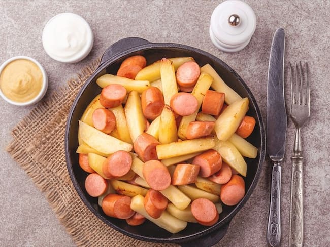 En Medellín crean la primera máquina dispensadora de salchipapas del país