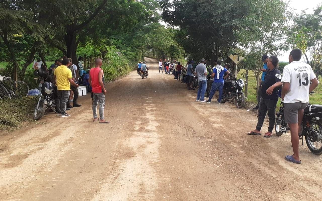 Bloqueo en la entrada al relleno sanitario de Montería. Foto: cortesía Junta de Acción Comunal Loma Grande.