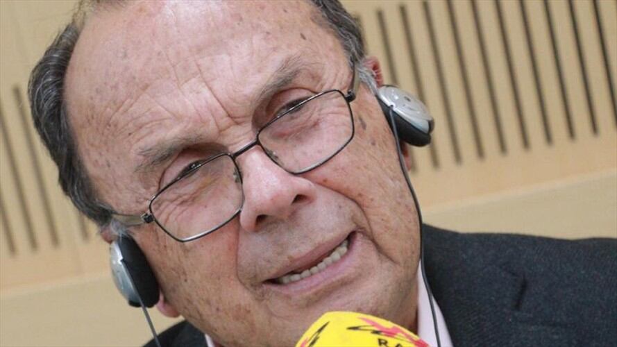 Hernán Peleaz habló con Vicky Dávila sobre las 15 condecoración que recibió Ernesto Macias, los insultos que recibió Santos y narró una anécdota de la Dian.. Foto: W Radio