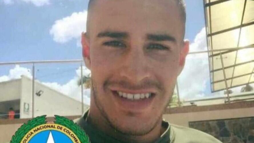 Después de la balacera en la que resultó asesinado el subteniente Juan Pablo Vallejo, uniformados de la Sijín capturaron al presunto responsable. Foto: Colprensa / POLICÍA NACIONAL