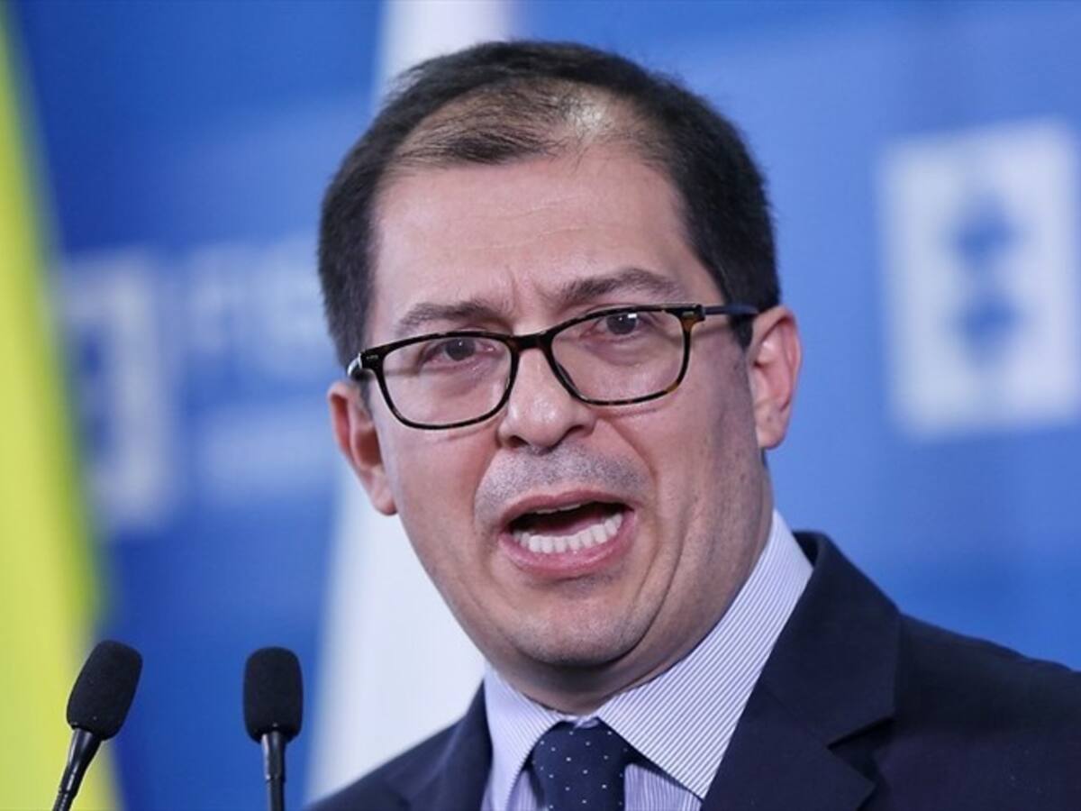 Fiscal rechaza recusación de Iván Cepeda en caso Uribe