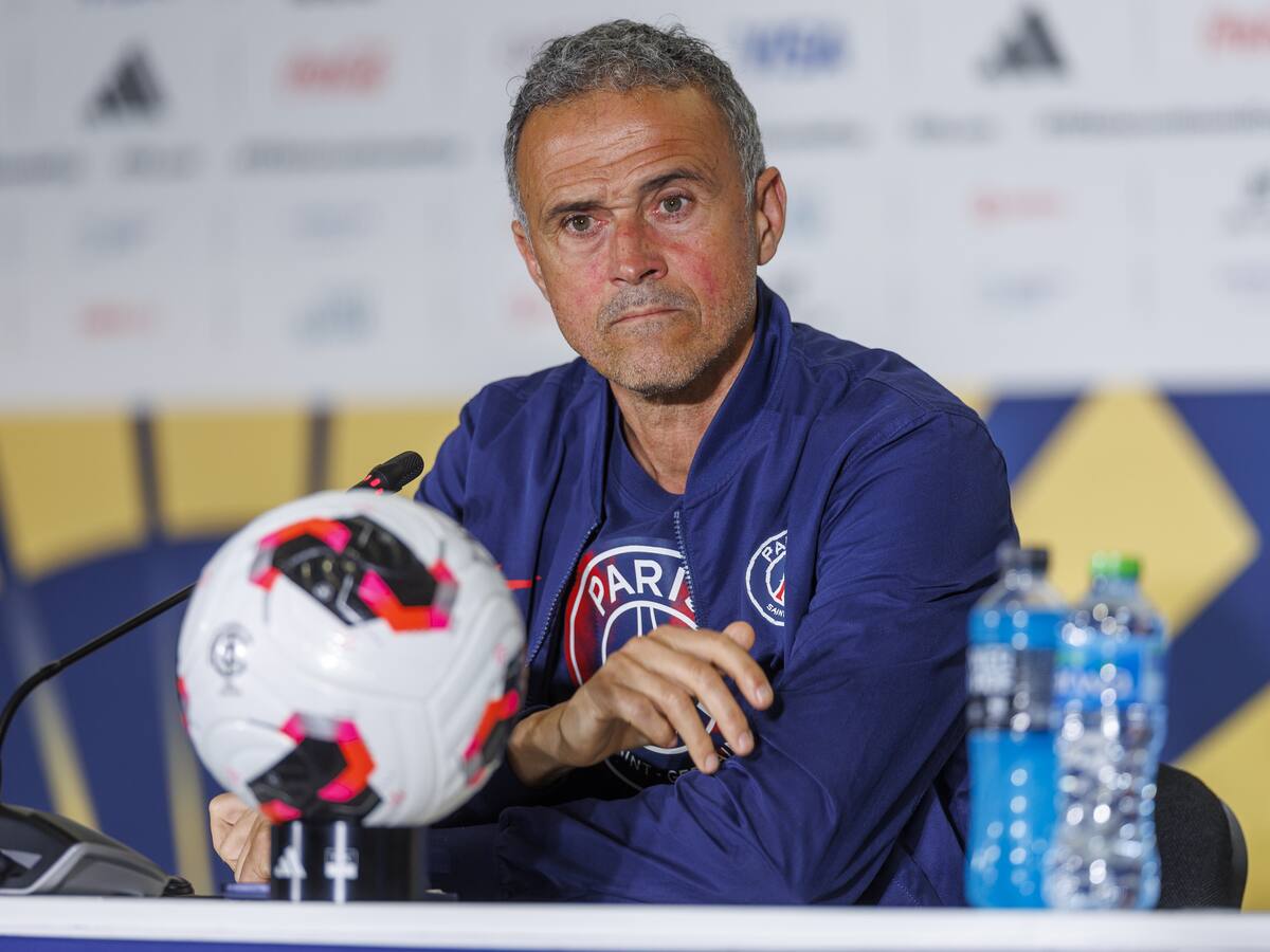 Luis Enrique fue elegido mejor entrenador de fútbol masculino en los premios The Best de la FIFA