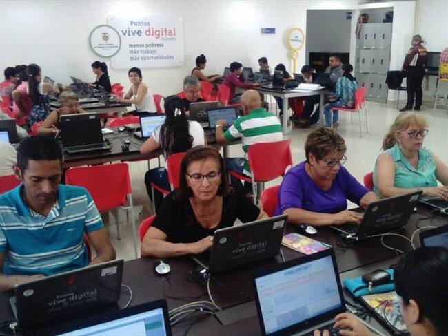 Esto, como consecuencia del pleito entre el Ministerio de Tecnologías y Fonade, que llevó al no giro de recursos para continuar con la normal operación de estos puntos Vive Digital. Foto: Ministerio de las TIC