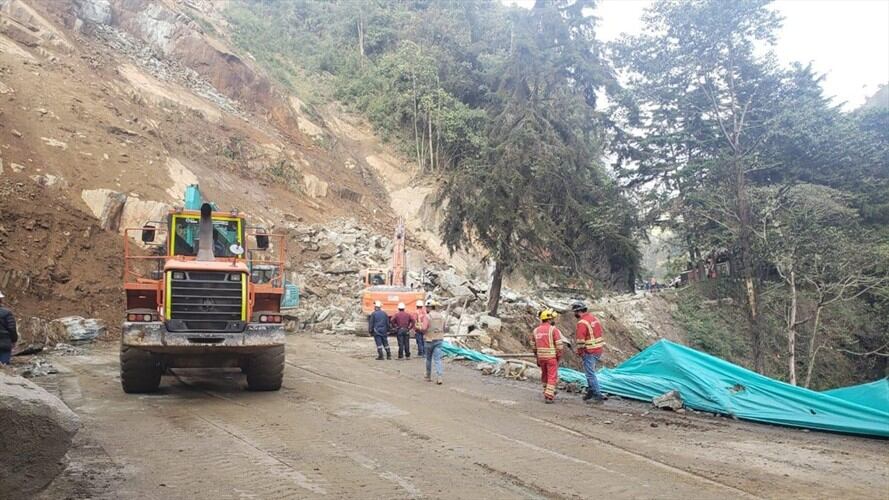 Debido a las fuertes lluvias que se han presentado en el país, el corredor Calarcá-Cajamarca presenta cierre total . Foto: INVÍAS - Cristian Medina