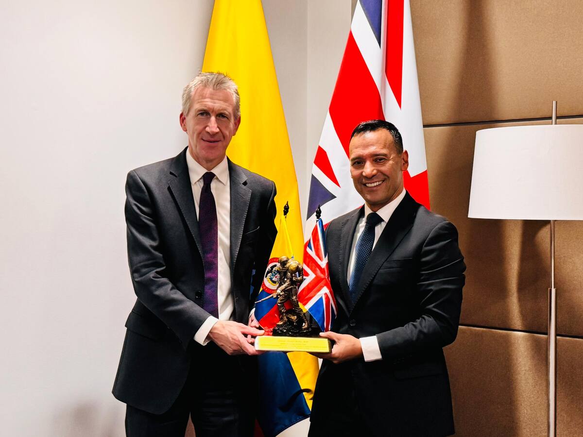 Colombia refuerza su defensa con alianzas en Reino Unido para combatir las amenazas transnacionales