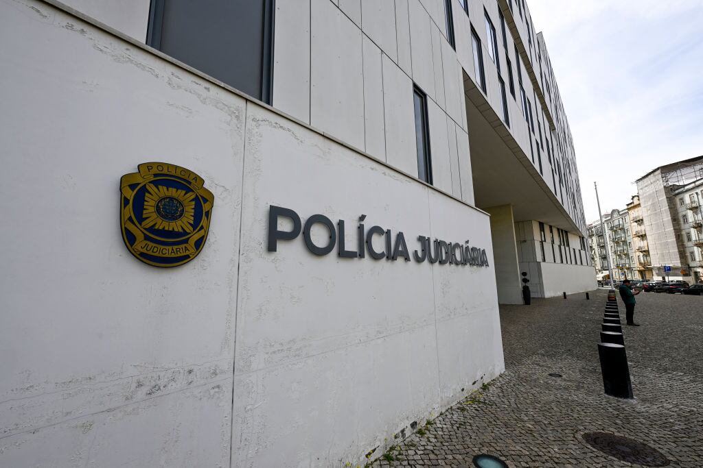 Policía en Lisboa, Portugal. I Foto: Horacio Villalobos#Corbis/Corbis via Getty Images.