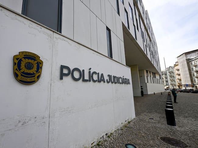 Policía en Lisboa, Portugal. I Foto: Horacio Villalobos#Corbis/Corbis via Getty Images.