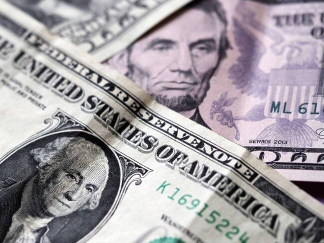 Hacia las 9:10 de la mañana, el precio máximo era de $3.834. Foto: Getty Images / IGOR GOLOVNIOV