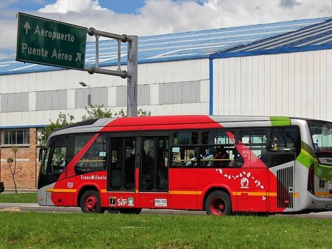 Varios exfuncionarios de Transmilenio se vieron perjudicados por la decisión del entonces alcalde Gustavo Petro, cuando decidió bajar las tarifas. Foto: Colprensa
