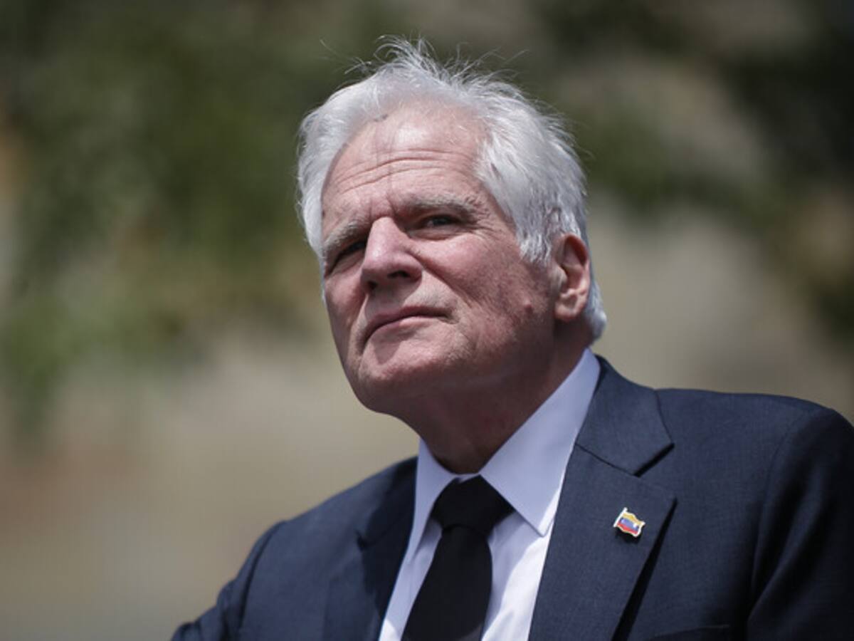 “No fui consultado”: Miguel Uribe Londoño lanzó reparos a encuesta chilena del Centro Democrático