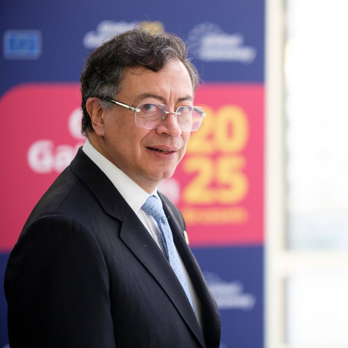 Video: Asistente a acto de perdón en caso Cajar regañó a Petro por hablar de otros temas