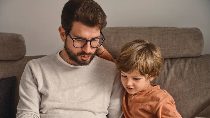 Diana Rey explica por qué leer es mejor para los niños que darles una tablet