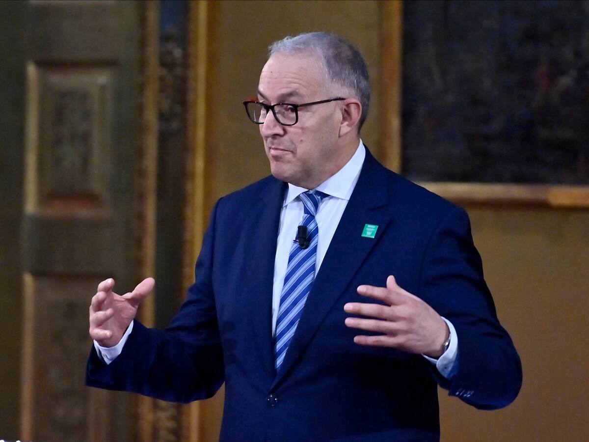 Ahmed Aboutaleb, alcalde de Rotterdam, visita Colombia para trabajar contra el lavado de dinero