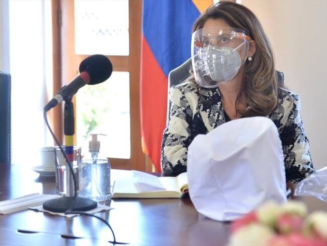 Empresas colombianas producirán caretas para evitar propagación del COVID-19. Foto: vicepresidencia