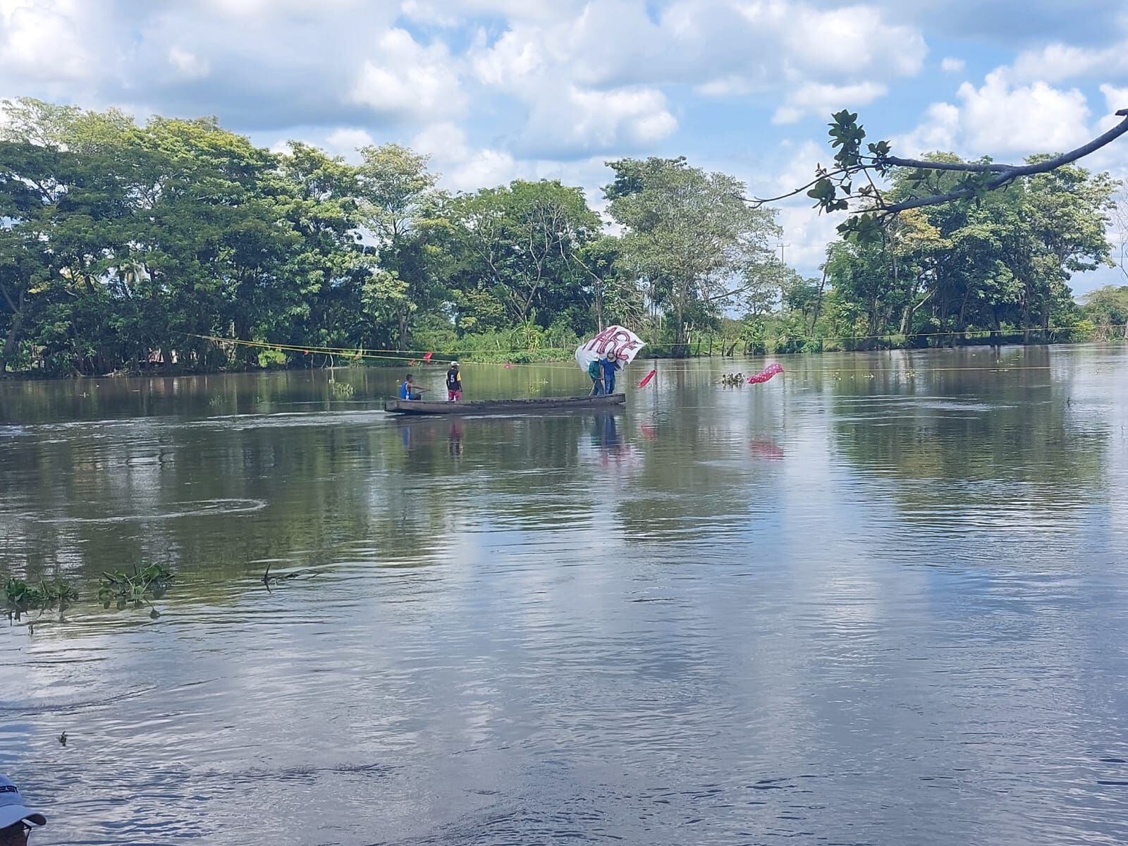 El bloqueo se mantiene a la altura del municipio de San Cristóbal, Bolívar. Crédito: Cortesía.