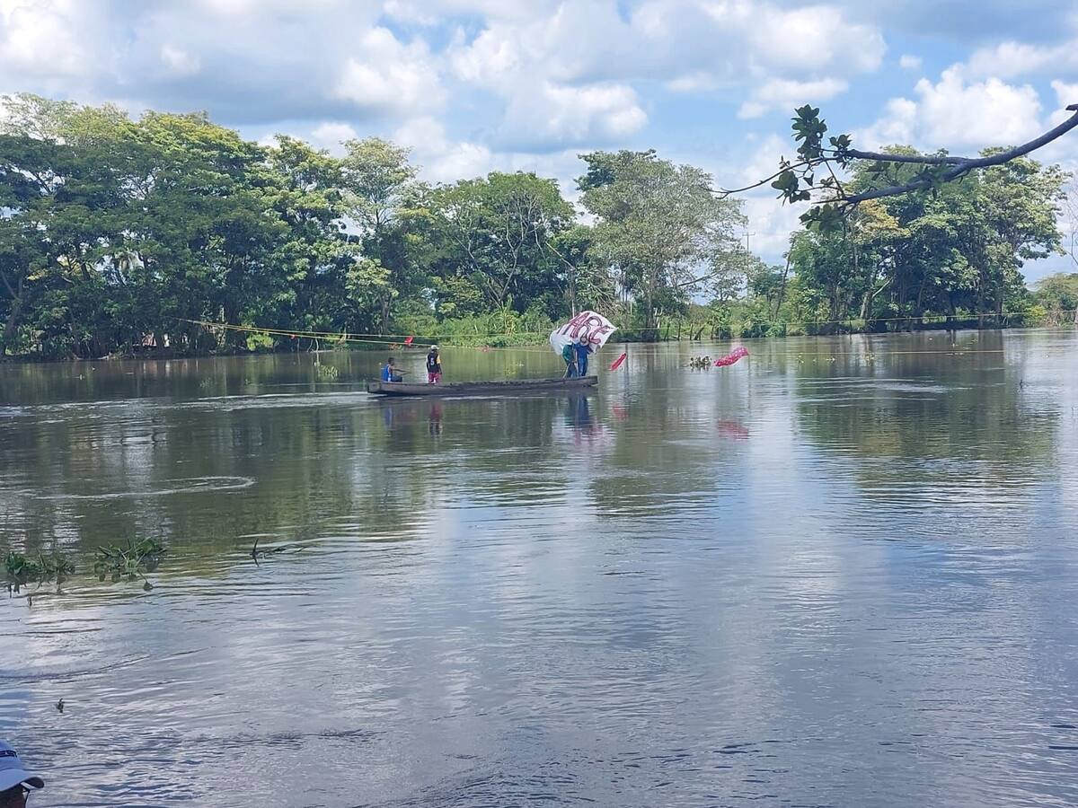 Pobladores de Bolívar y Atlántico mantienen bloqueo en el Dique para pedir obras