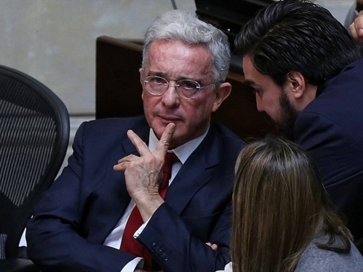 Opiniones sobre la creación de una Comisión alterna para el caso Uribe