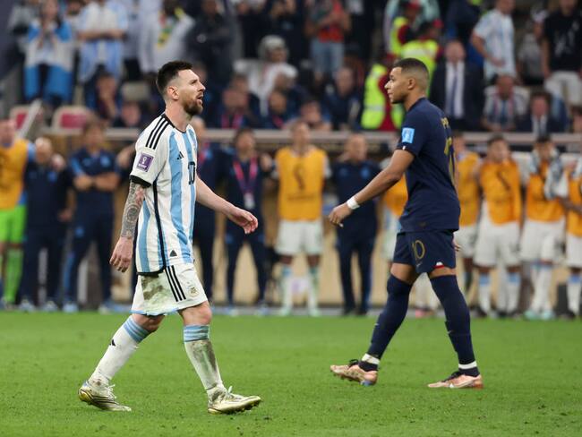 Messi y Mbappé en la final del Mundial de Qatar 2022. Foto: Jean Catuffe/Getty Images