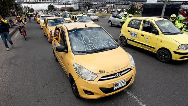 Distrito anuncia sanciones penales a taxistas que bloqueen vías durante el paro. Foto: Colprensa