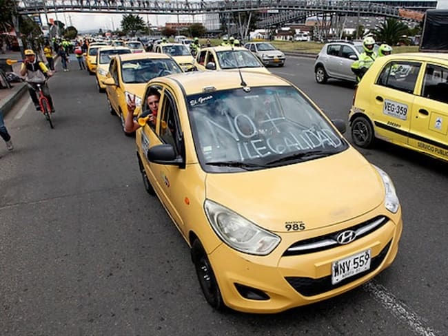 Distrito anuncia sanciones penales a taxistas que bloqueen vías durante el paro. Foto: Colprensa