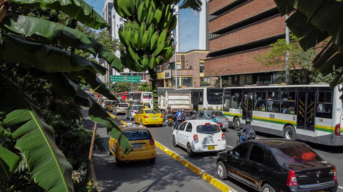 Pico y placa en Medellín 28 de marzo: así funciona la medida para carros particulares, motos y taxis