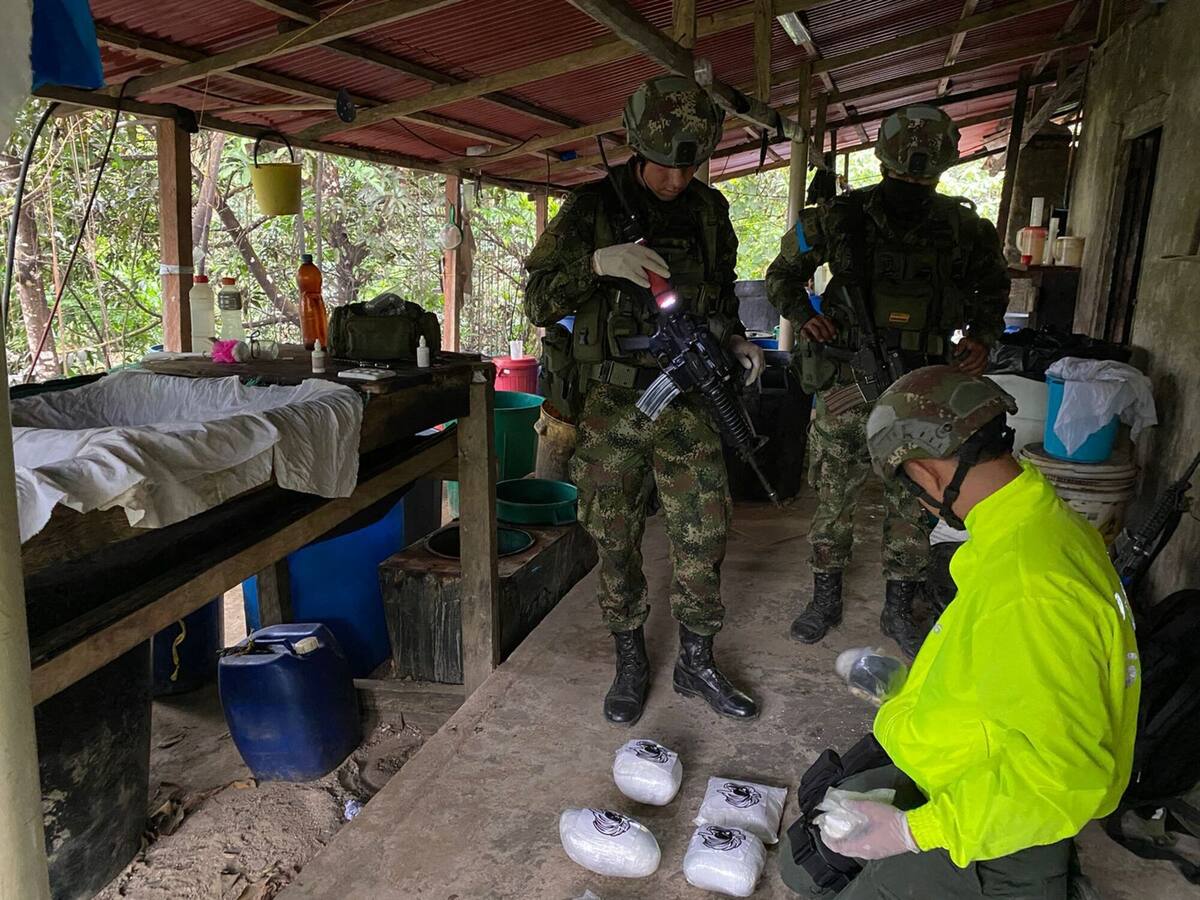 Desmantelado laboratorio para procesamiento de cocaína en área rural de Santa Marta