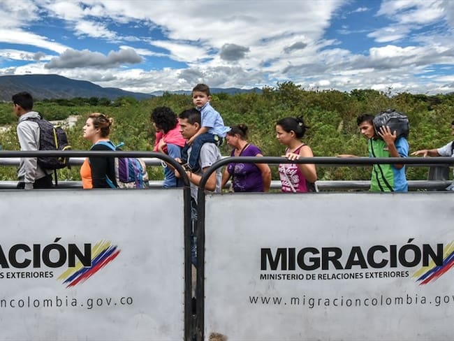 A los hijos de colombianos nacidos en Venezuela se les exigía un certificado que debe solicitarse en Venezuela y que no está siendo emitido. Foto: Getty Images
