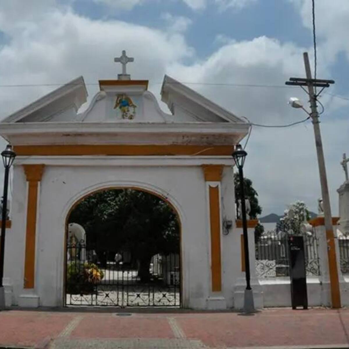 Sacerdote imputado por tres delitos se niega a entregar las llaves de la iglesia y ser trasladado