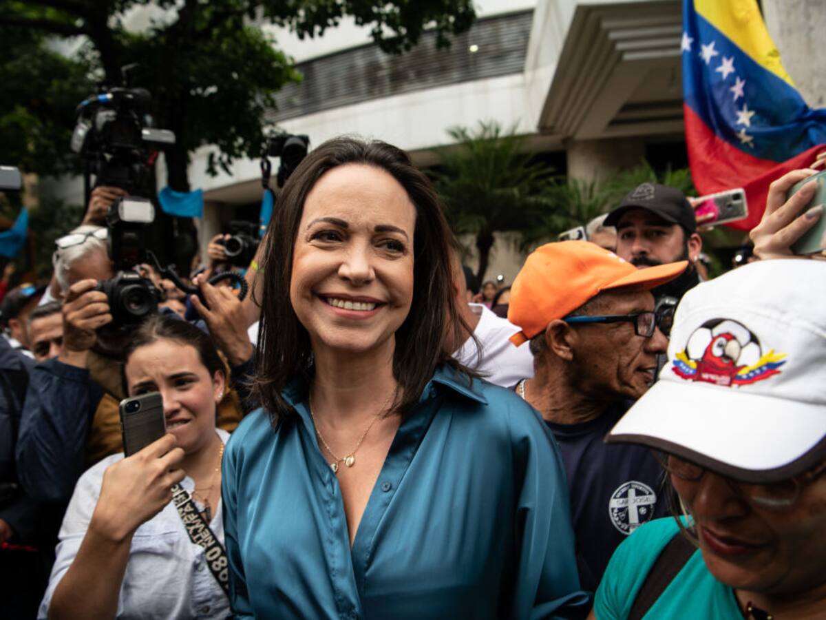 María Corina Machado denunció acoso de afines a Maduro durante recorrido de campaña