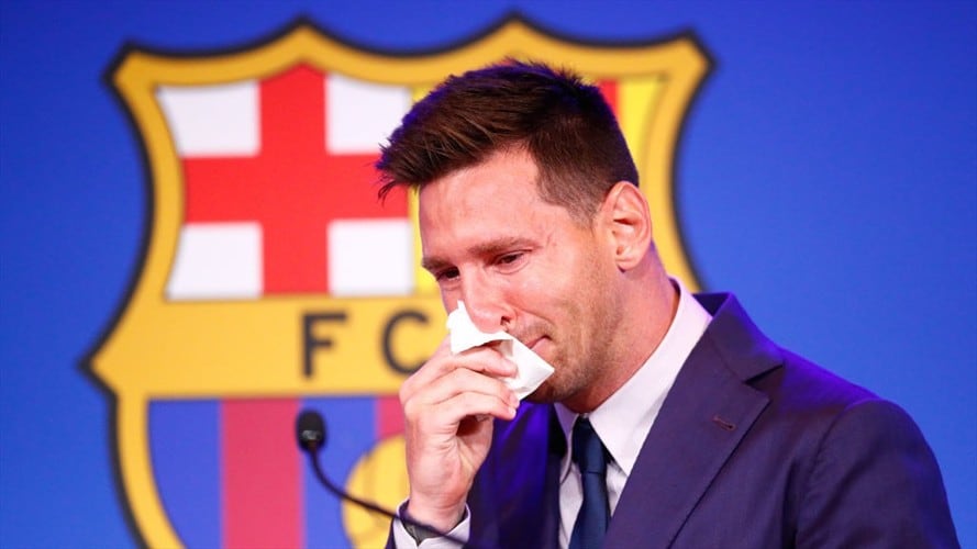 Lionel Messi del FC Barcelona se enfrenta a los medios de comunicación durante una conferencia de prensa en el Camp Nou el 8 de agosto de 2021 en Barcelona, ​​España. Foto: Getty Images/ Eric Alonso / Fotógrafo autónomo