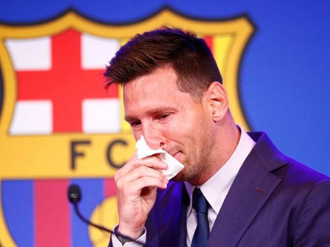 Lionel Messi del FC Barcelona se enfrenta a los medios de comunicación durante una conferencia de prensa en el Camp Nou el 8 de agosto de 2021 en Barcelona, ​​España. Foto: Getty Images/ Eric Alonso / Fotógrafo autónomo