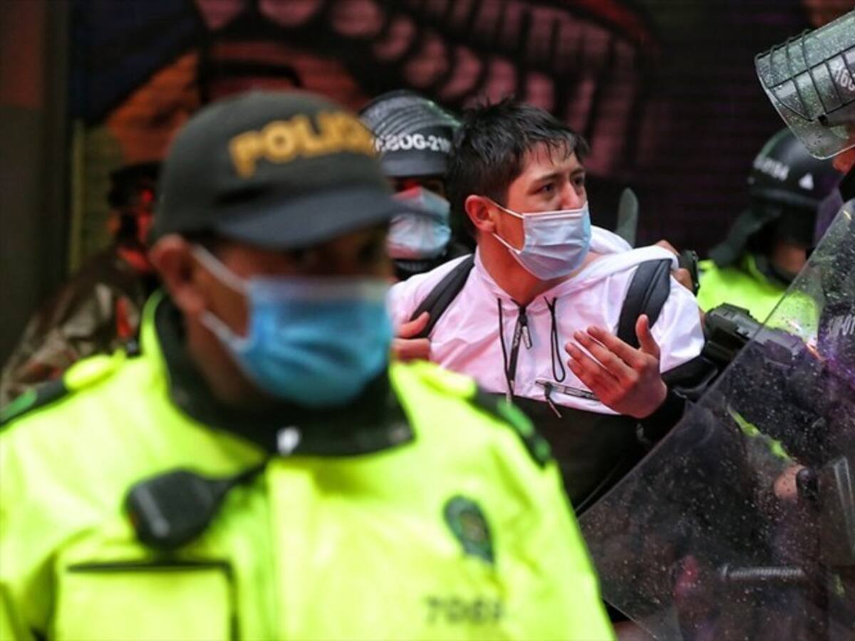 Policía pide a Defensoría precisar cifras de quejas contra uniformados en marchas
