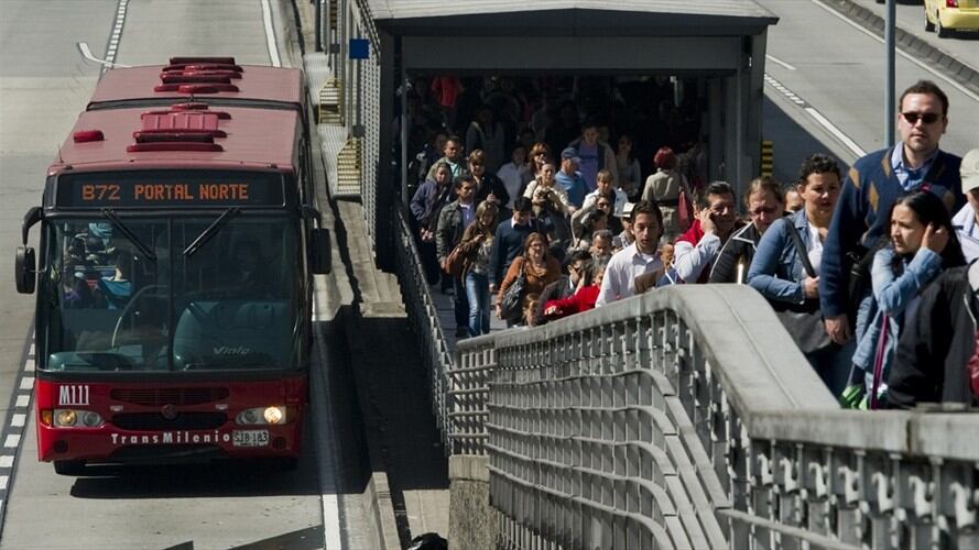 La licitación para las obras de Transmilenio por la Carrera Séptima está suspendida tras las posibles faltas de armonización que investiga la Procuraduría. Foto: Getty Images