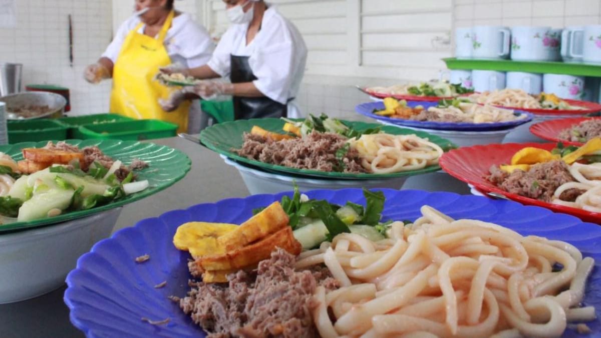 ¿Quién dejó sin comida a los niños? Gobierno y alcaldías se acusan por crisis del PAE
