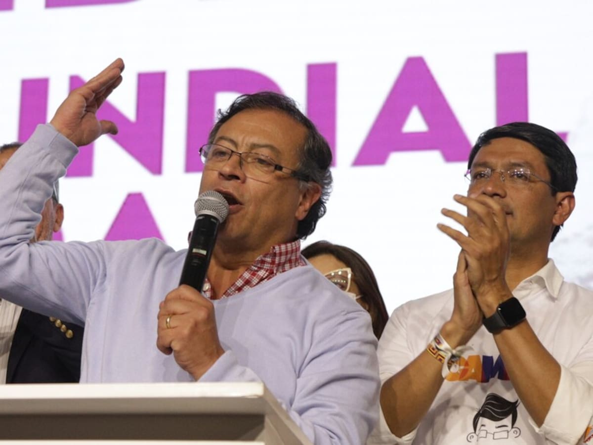 “Suspendo mi presencia en debates electorales hasta que se garantice la transparencia del voto”: Petro