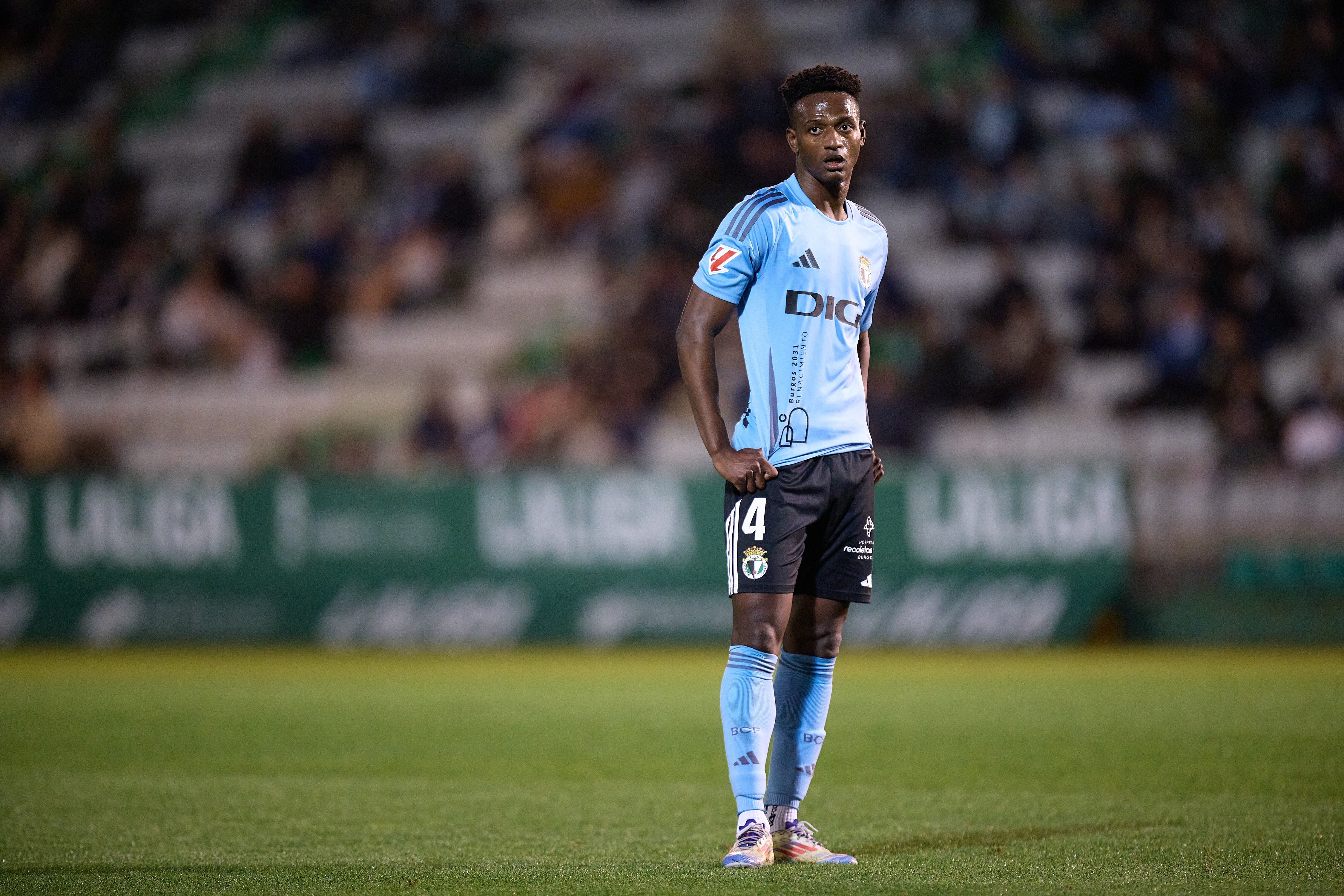 Anderson Arroyo en un encuentro con el Burgos CF. FOTO: Bruno Penas/Quality Sport Images/Getty Images