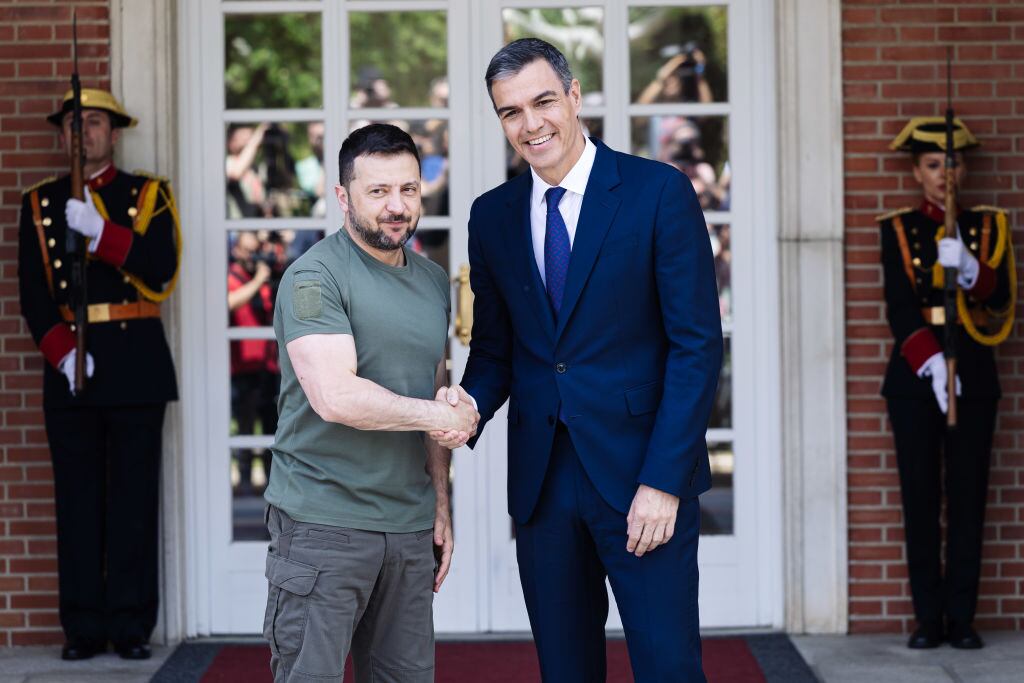 Presidente de Ucrania Volodimir Zelenski y jefe del Gobierno Español, Pedro Sanchez. I Foto: Carlos Lujan/Europa Press via Getty Images.