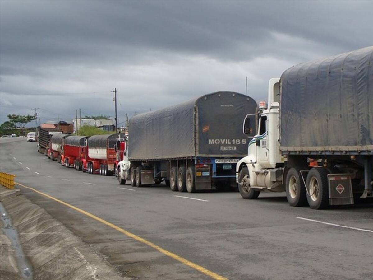 No habrá restricción para vehículos de carga en vías nacionales por desarrollo del Paro