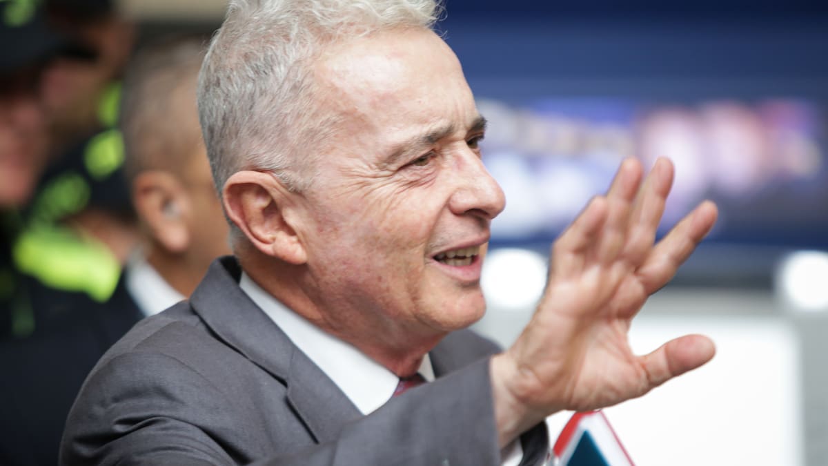Este 24 de febrero se retoma el juicio contra el expresidente Álvaro Uribe: así va el proceso