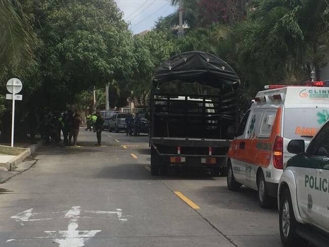 En la calle 91 con carrera 59 de la ciudad de Barranquilla se llevó a cabo el operativo de desalojo en la casa de Enilce López, alias La Gata. Foto: Silvana Salas (W Radio)