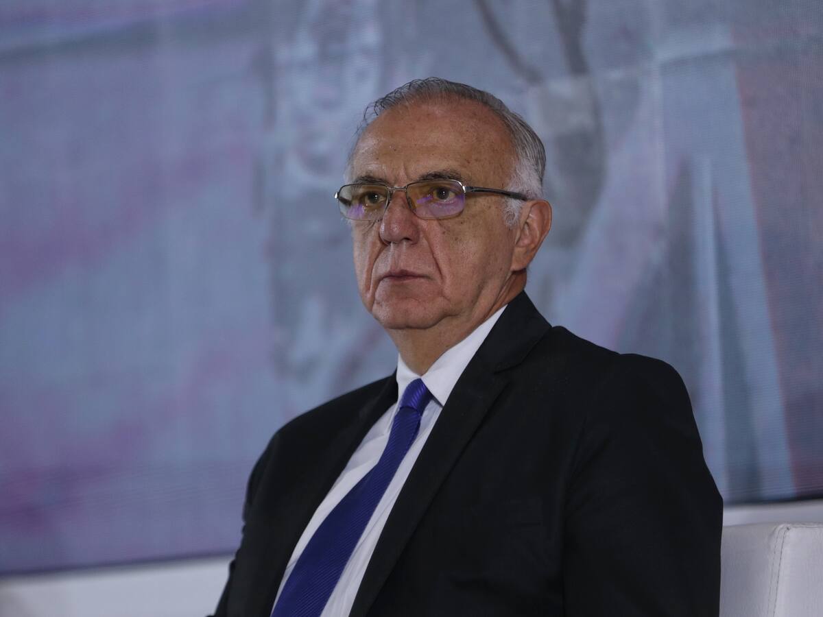 ¿Debería haber moción de censura a MinDefensa? Esto dicen desde el Congreso