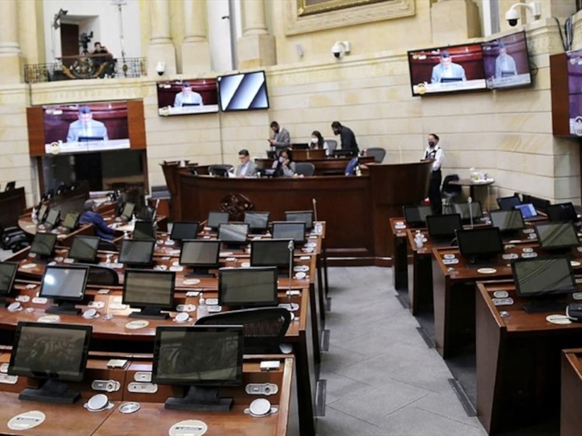 Avanza proyecto que reduce el receso legislativo en el Congreso