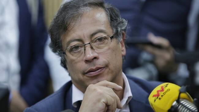 Según el demandante, Gustavo Petro no ha cancelado las multas impuestas por la Contraloría. Foto: Colprensa